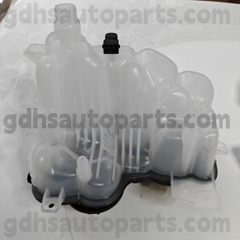 996316 Nissens Expansion Tank для Range Rover Velar Oe no. LR128194
